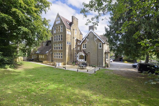 2-bed flat on Flat 2 Branksome, Filmer Grove, Godalming, £385,000