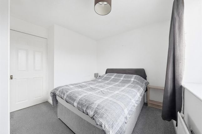 33, Honeysuckle Way, Herne Bay photo 4