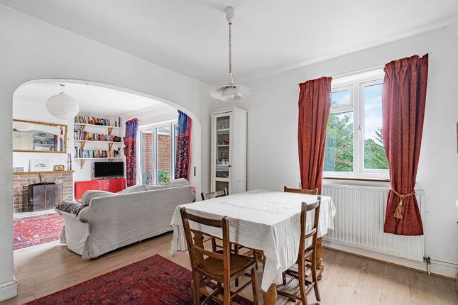 24, Wrecclesham Hill, Farnham photo 2