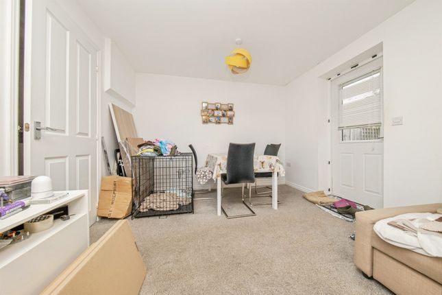 28, Abbott Way, Ipswich photo 3