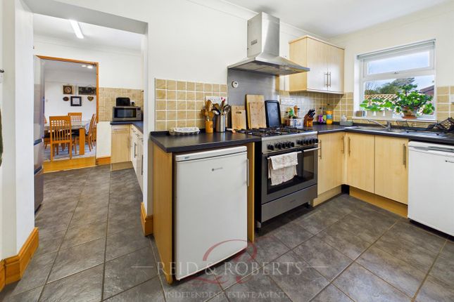 25, St. Cynfarchs Avenue, Wrexham photo 3