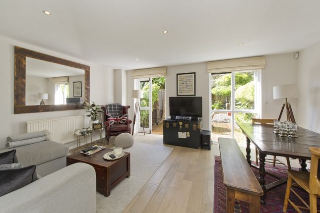 Image of 8 Orchard Close, London, W10 5RA