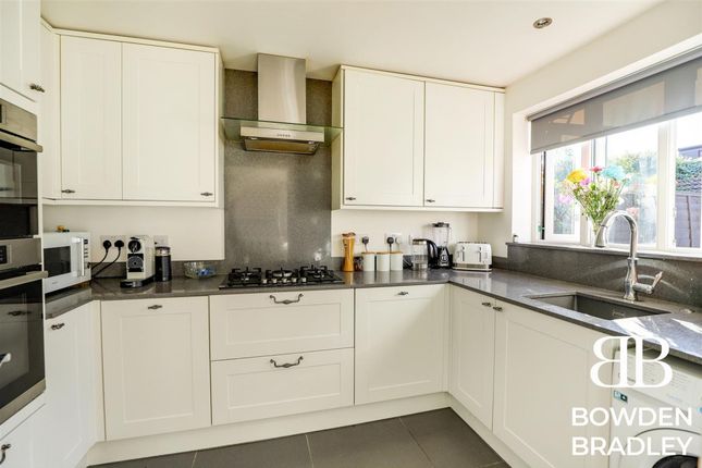 3 Green Close, Epping photo 3