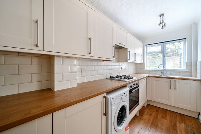 18, Collier Way, Guildford photo 3