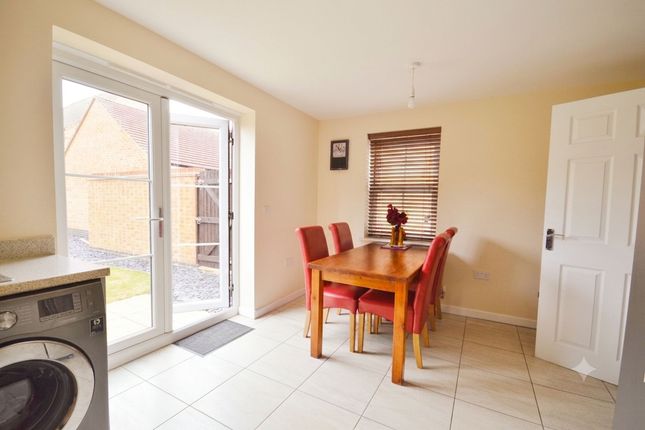 28 Elton Street, Corby photo 3