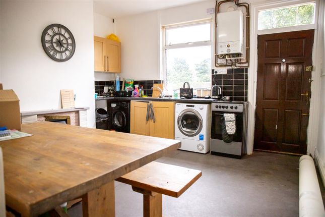22, Moxon Street, Wakefield photo 2