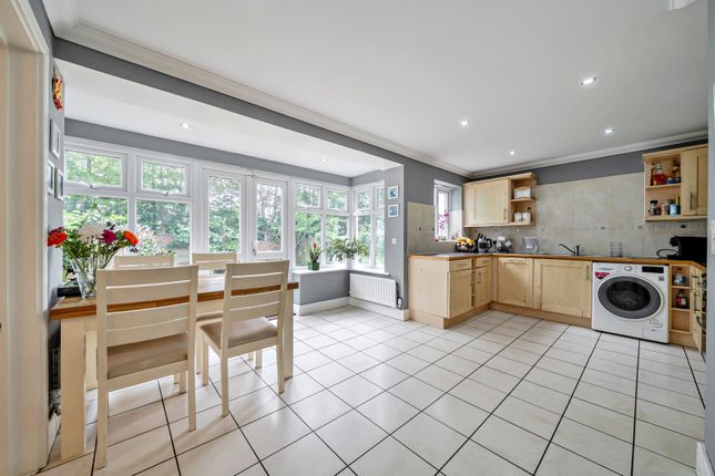 22, Pucknells Close, Kent photo 4