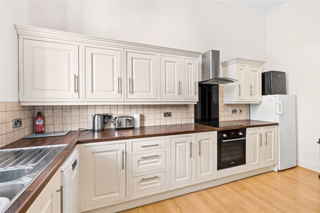 Flat 6, Grand Avenue Mansions,, Grand Avenue, East Sussex photo 4