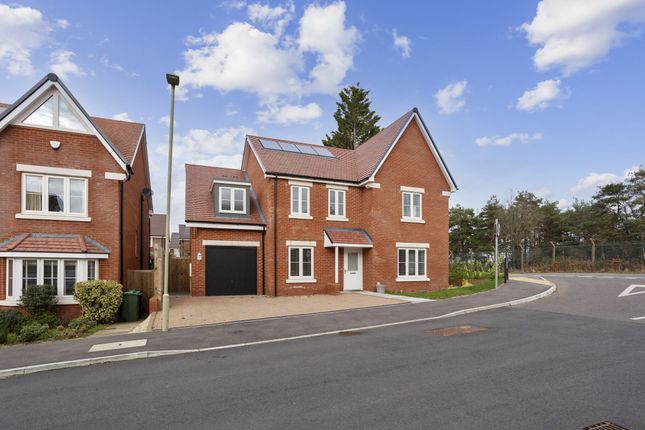 Thumbnail Detached house for sale in Heatherfields Way, Whitehill