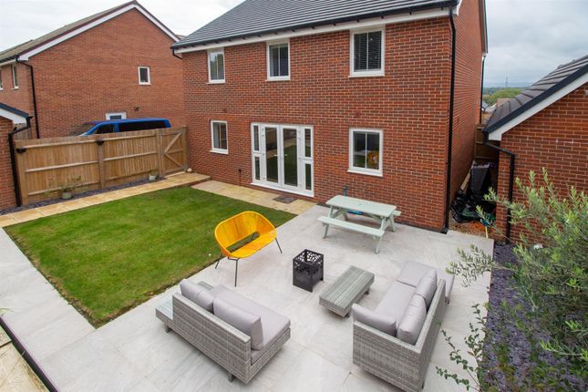 7, Clementina Crescent, Haywards Heath photo 2