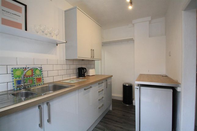 Terraced house to rent in Magdalen Road, St. Leonards, Exeter