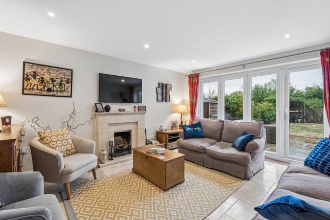 3, The Ridings, Aylesbury photo 2