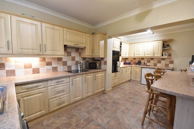 18, Lechford Road, Surrey photo 3