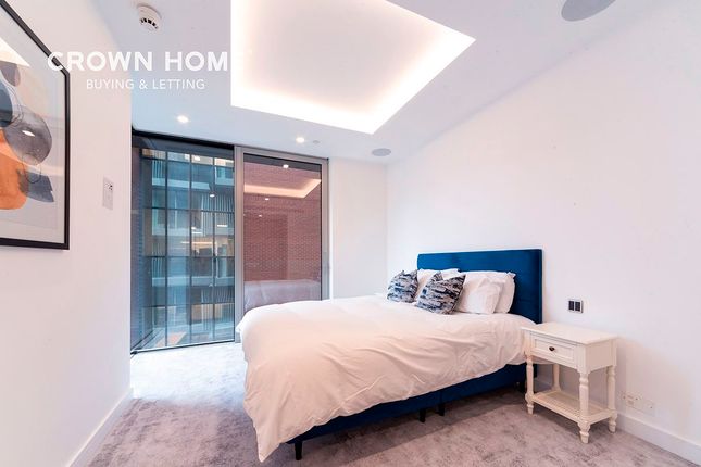Flat to rent in The Haydon, Aldgate