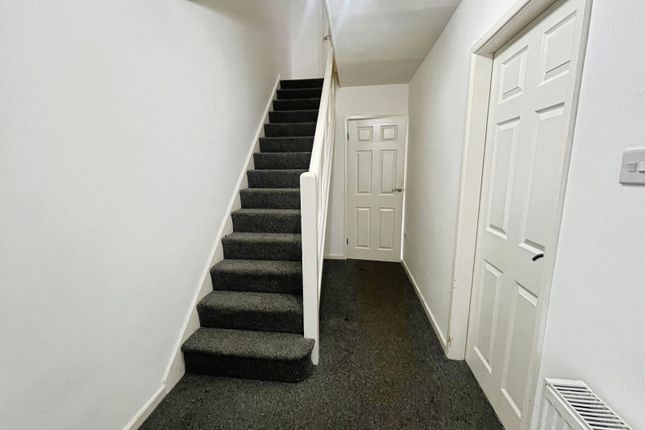 17, Kimble Close, West Midlands photo 4