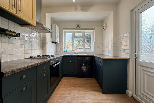 100, Avenue Road, London photo 3