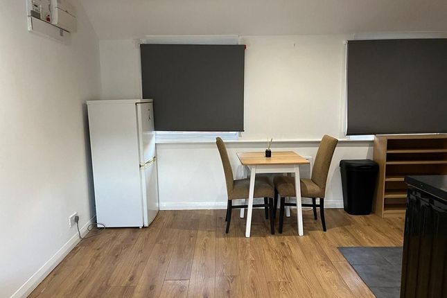 1a Walpole Road, London photo 3