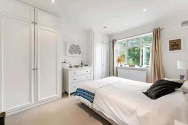 Thumbnail Flat to rent in Hebdon Road, London