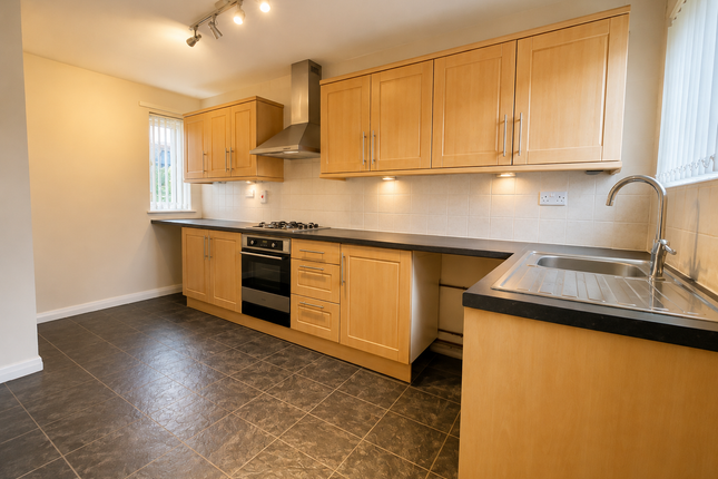 6, Browning Road, Huddersfield west yorkshire photo 5