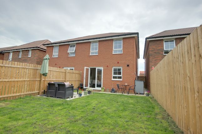 12, Jenkinson Gardens, Beverley photo 2
