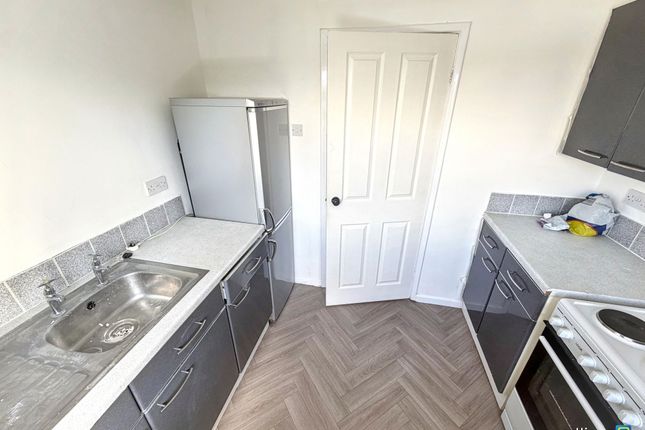 37, College Road, Ashington photo 2