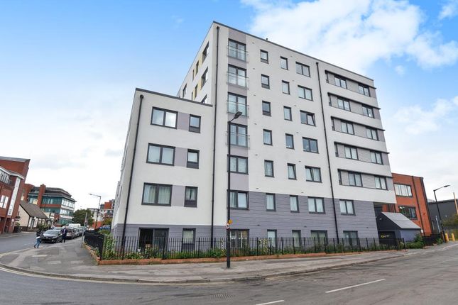 Thumbnail Flat to rent in West Central, Slough