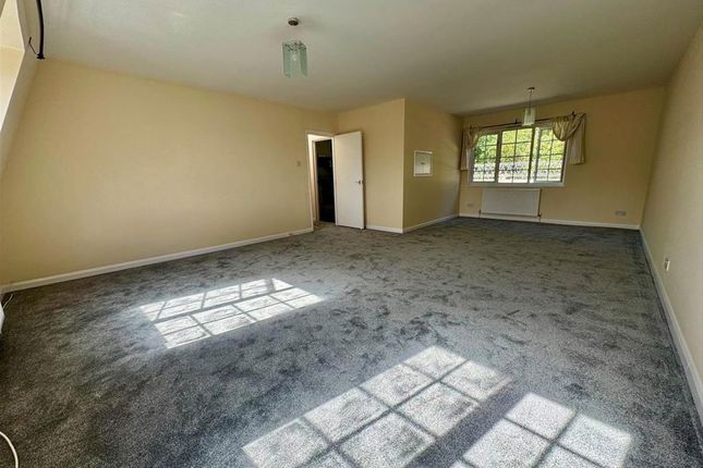 24A, Herga Court, Harrow photo 2