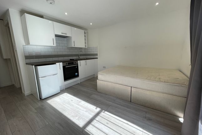 Canute Road, Southampton photo 2