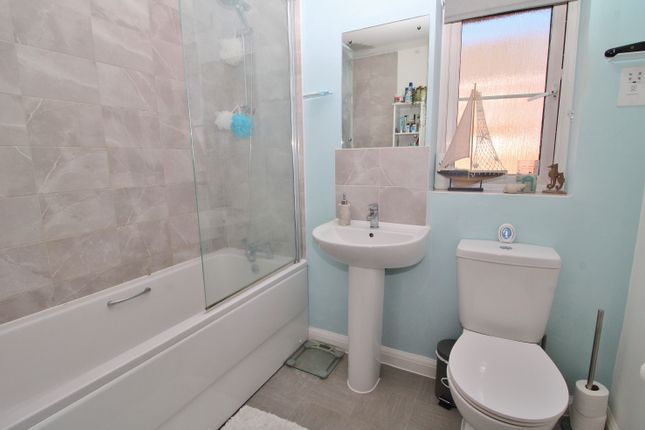 30, Bosham Gardens, Emsworth photo 4