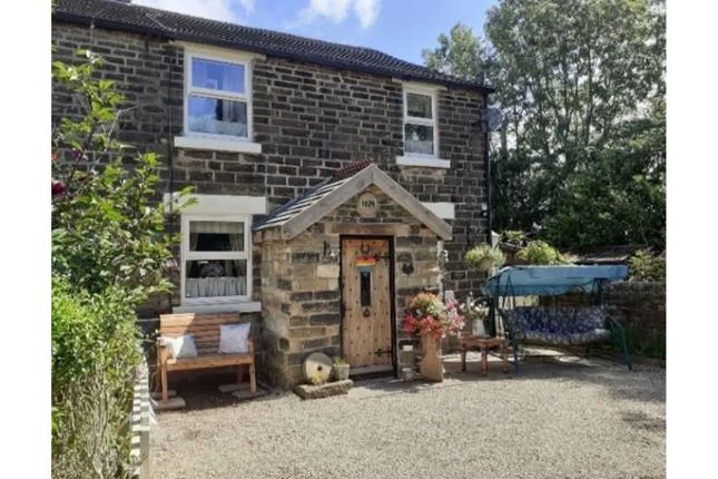 4-bed house on 2, Hadfields Avenue, Hollingworth, £350,000