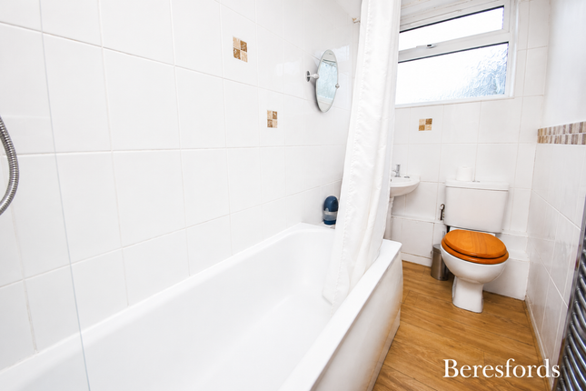 Flat 1,, Grove House, Warley, Brentwood photo 5