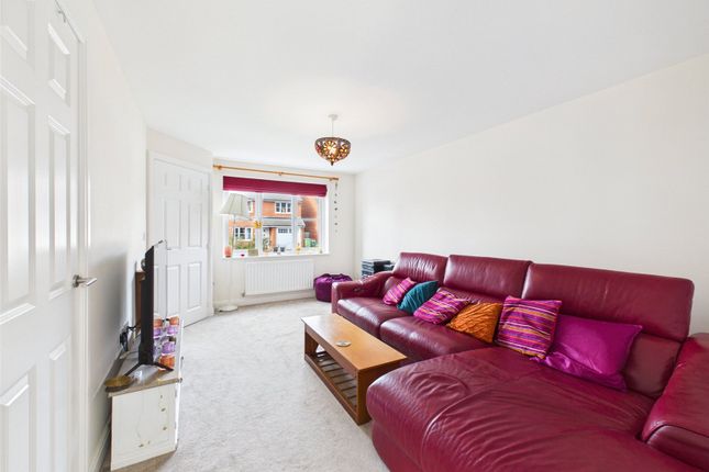 26, Rowbotham Way, Stonehouse photo 3