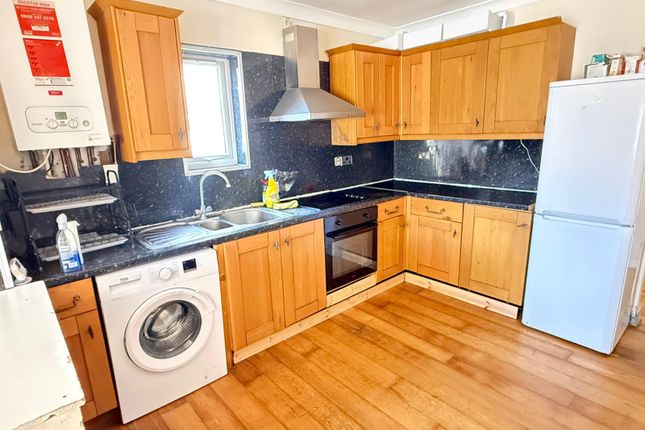 105, Tivoli Road , London photo 2