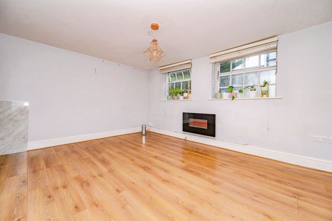 Flat 5, 31, High Street, Hemel Hempstead photo 3