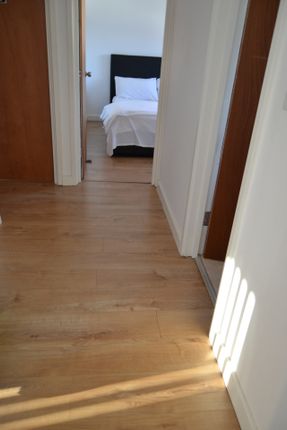 Cumberland Road, London photo 3