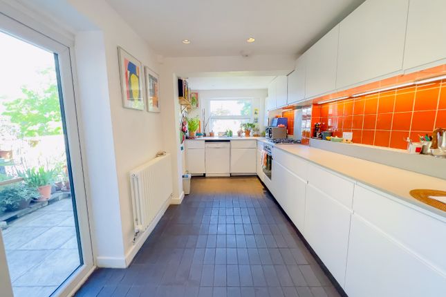 133 Parkdale Road, Greenwich, London photo 2