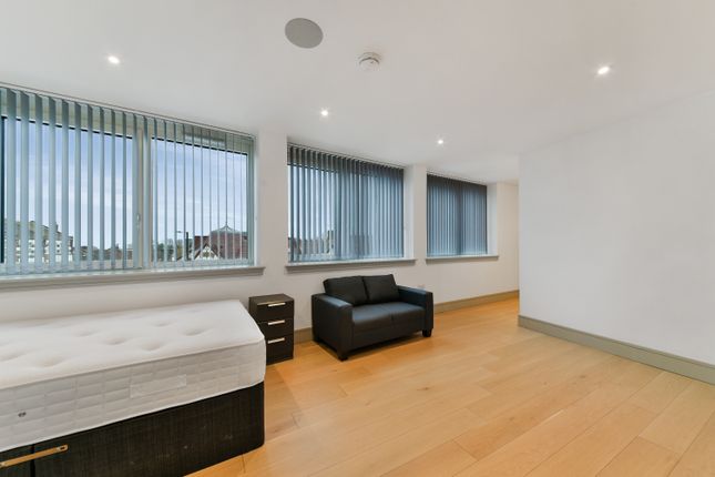 Studio to rent in Flint Court, High Road, Finchley
