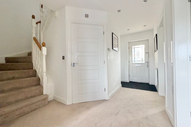 54 Amberwood Chase, Dewsbury photo 4