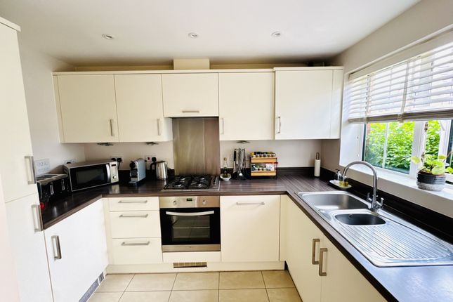 9, Damson Drive, Hartley Wintney photo 2