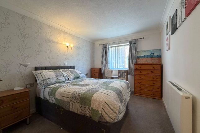 3 Homebeech House,, Mount Hermon Road, Surrey photo 4