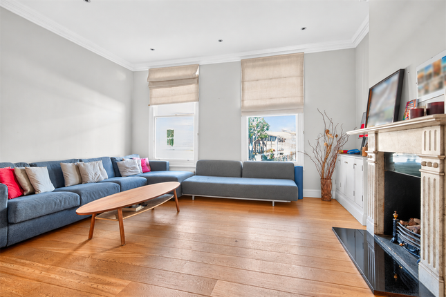 Upper Maisonette, 19 Redesdale Street, London photo 2