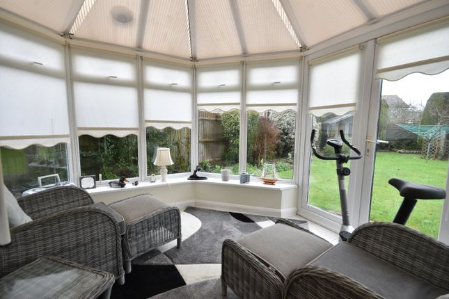 7, Mallard Close, Surrey photo 4