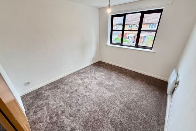 48 Pennycress Way, Newport Pagnell photo 5