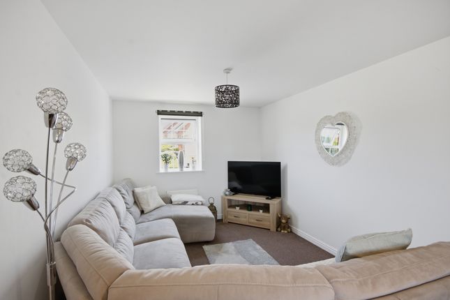 25, Oatway Road, Tidworth photo 2