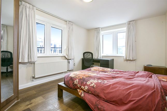 Flat to rent in Wingfield Court, 4 Newport Avenue, London