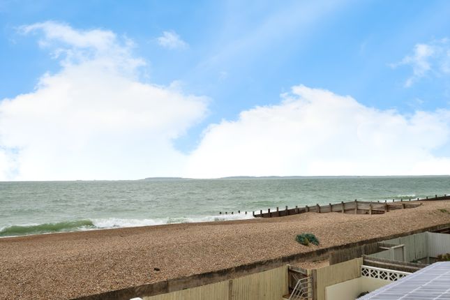 Sea To Sky, 128A, Southwood Road, Hampshire photo 3