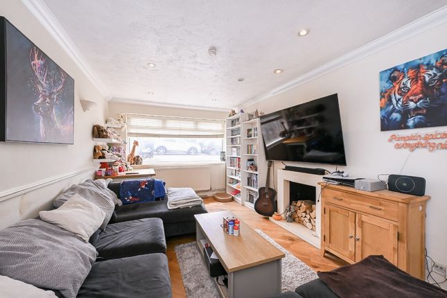 19, Hillcroft Road, Chesham photo 3