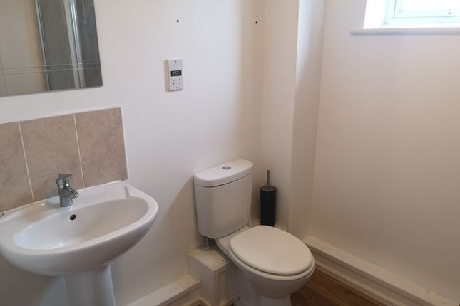 44, Warrington photo 5
