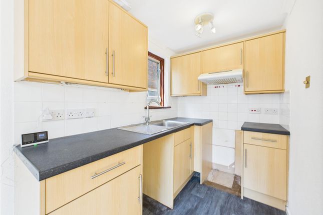 83, Brickett Close, Ruislip photo 3