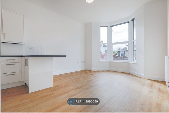 Flat, Footscray Road New Eltham, London photo 2